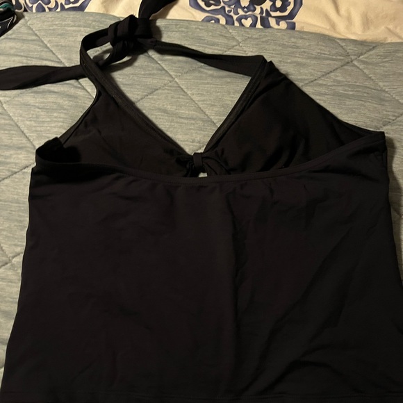 Black Swimwear top. Black XL - Picture 2 of 2
